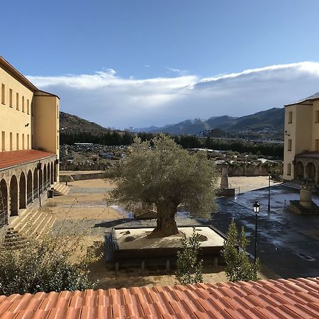 Albergue Pirenarium Sabiñánigo Eksteriør bilde