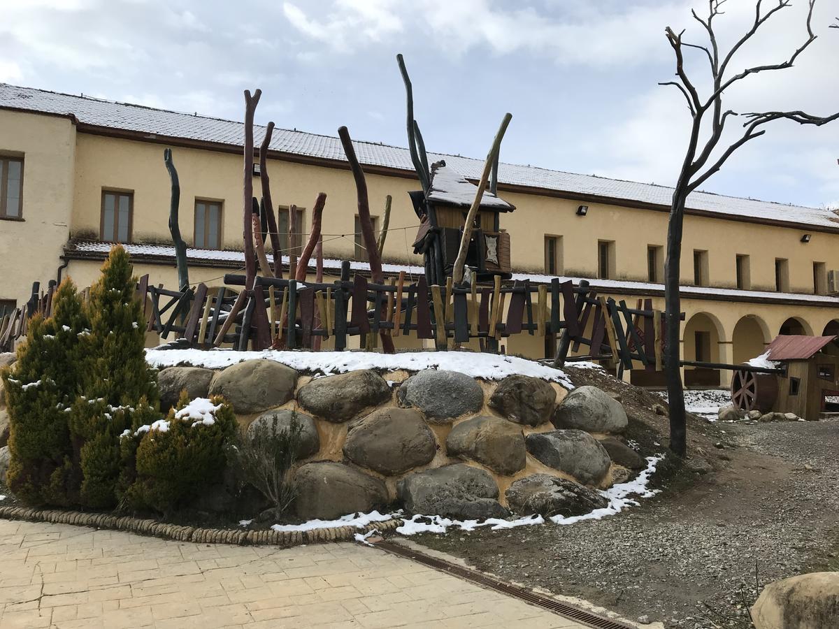 Albergue Pirenarium Sabiñánigo Eksteriør bilde