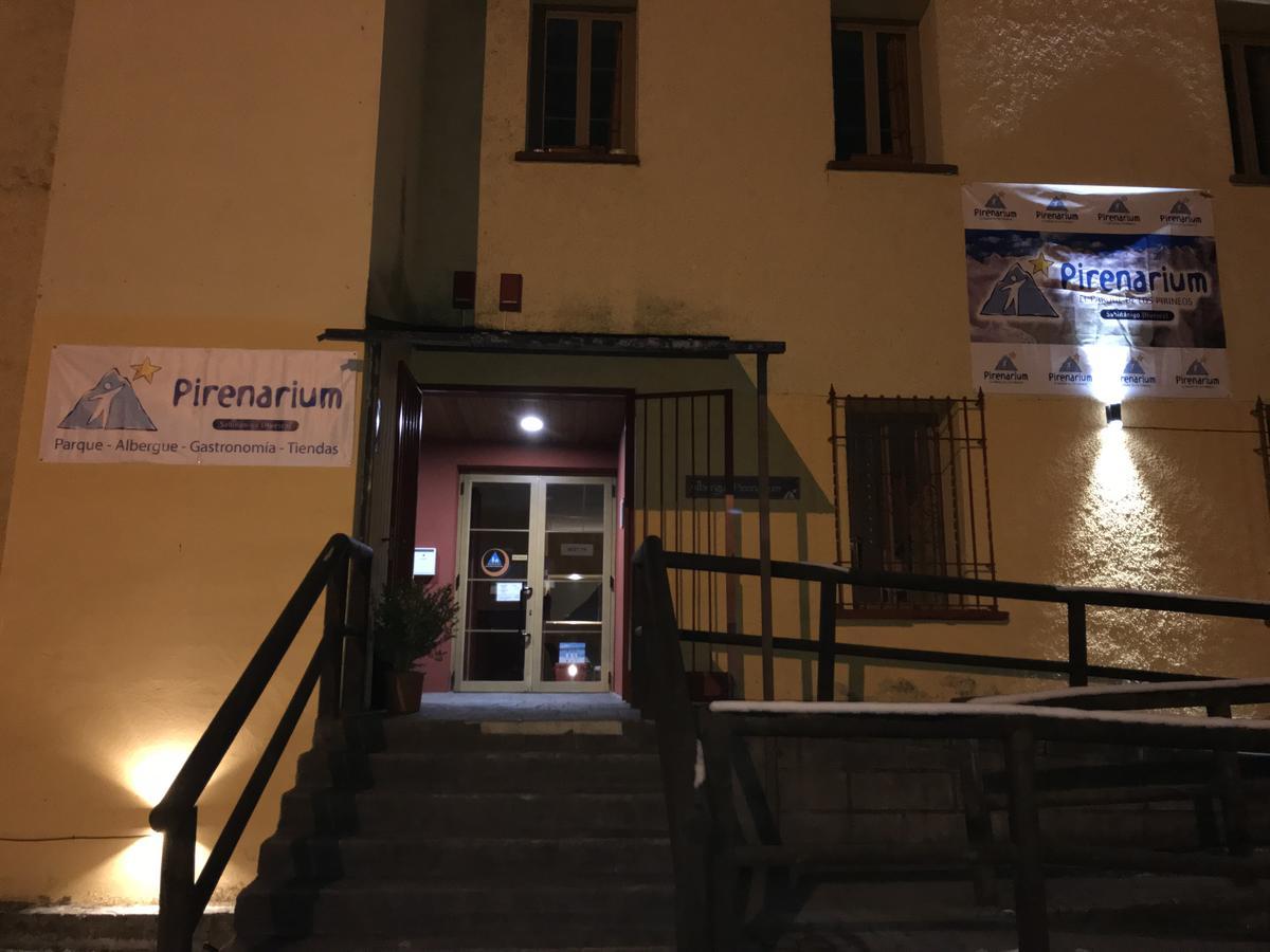 Albergue Pirenarium Sabiñánigo Eksteriør bilde